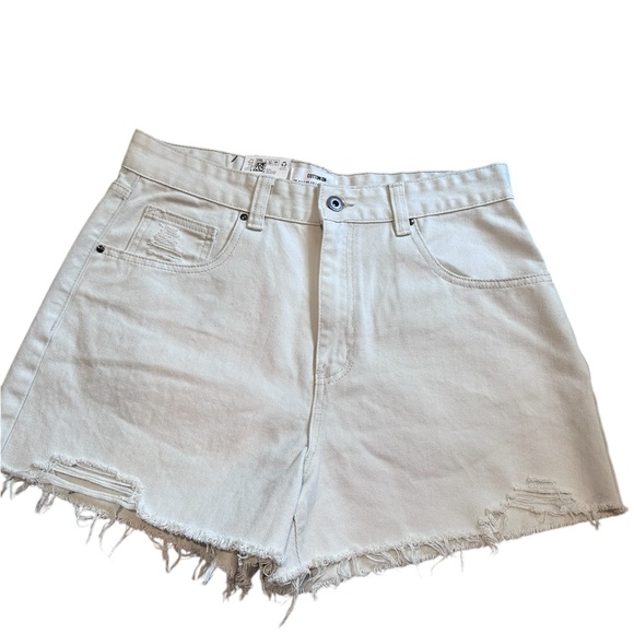 Cotton On Cream White Jean High Rise Mom Shorts with Frayed Hem Disstressed - Picture 1 of 4
